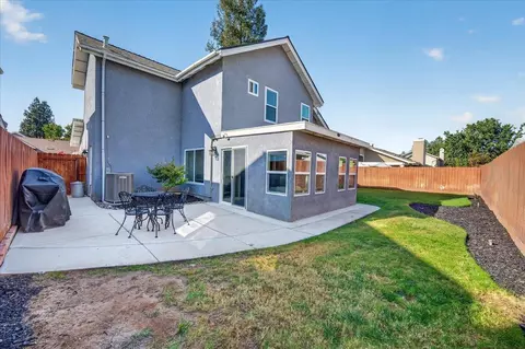 Exterior - 2616 E Chennault Ave, Fresno, CA 93720 photo 4 of 11