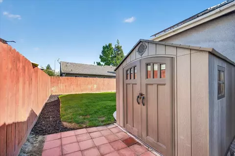 Exterior - 2616 E Chennault Ave, Fresno, CA 93720 photo 8 of 11