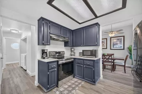 Kitchen - 2616 E Chennault Ave, Fresno, CA 93720 photo 6 of 7