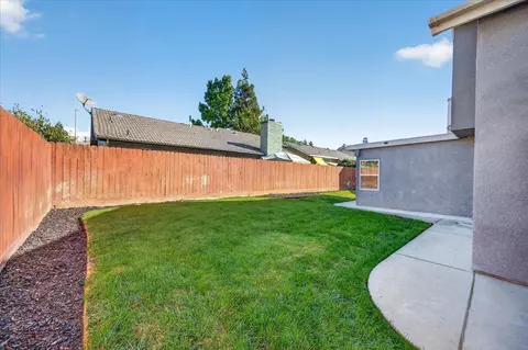 Exterior - 2616 E Chennault Ave, Fresno, CA 93720 photo 9 of 11