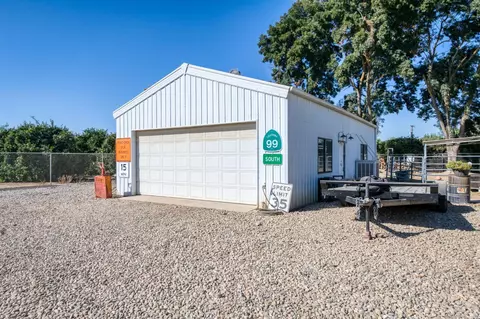 Exterior - 14705 E Belmont Ave, Sanger, CA 93657 photo 11 of 28