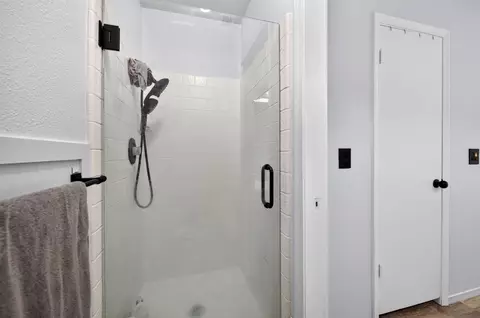 Bath - 14705 E Belmont Ave, Sanger, CA 93657 photo 3 of 3