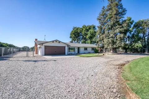 Exterior - 14705 E Belmont Ave, Sanger, CA 93657 photo 3 of 28