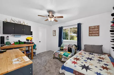 Bedroom - 14705 E Belmont Ave, Sanger, CA 93657 photo 3 of 6