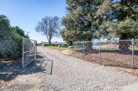 Exterior - 14705 E Belmont Ave, Sanger, CA 93657 photo 26 of 28