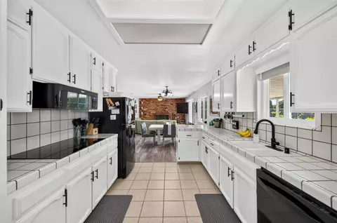 Kitchen - 14705 E Belmont Ave, Sanger, CA 93657 photo 2 of 2