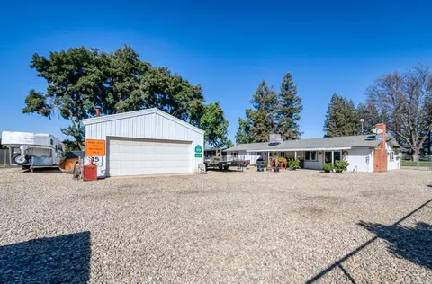 Exterior - 14705 E Belmont Ave, Sanger, CA 93657 photo 18 of 28