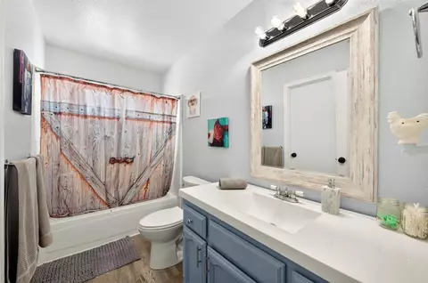 Bath - 14705 E Belmont Ave, Sanger, CA 93657 photo 1 of 3