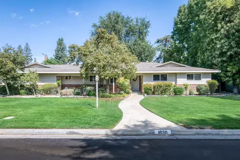 1630 W Robinwood Ln, Fresno, CA 93711