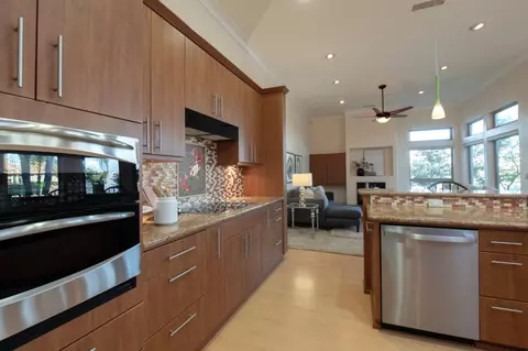 Kitchen - 4550 N Waterside Dr, Clovis, CA 93619 photo 2 of 7