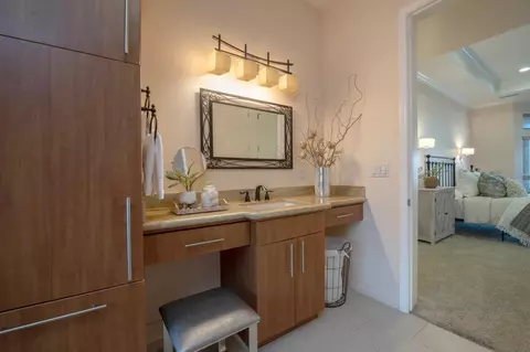 Bath - 4550 N Waterside Dr, Clovis, CA 93619 photo 6 of 9