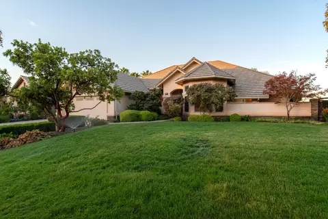 Exterior - 4550 N Waterside Dr, Clovis, CA 93619 photo 1 of 10