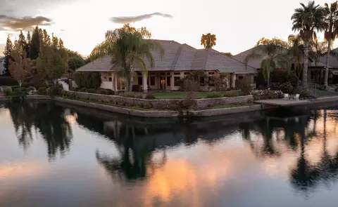 Exterior - 4550 N Waterside Dr, Clovis, CA 93619 photo 10 of 10