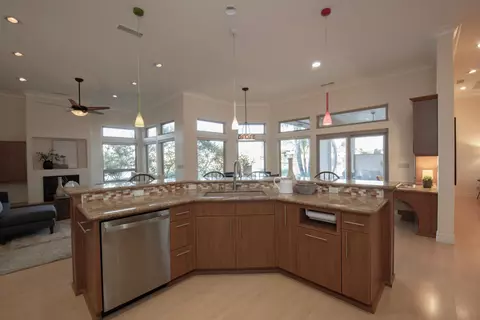 Kitchen - 4550 N Waterside Dr, Clovis, CA 93619 photo 5 of 7