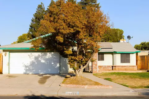 Exterior - 3585 Sunnyside Ave, Clovis, CA 93611 photo 4 of 4