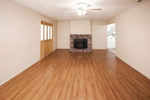 Living - 3585 Sunnyside Ave, Clovis, CA 93611 photo 1 of 3
