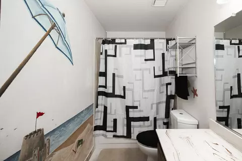 Bath - 3585 Sunnyside Ave, Clovis, CA 93611 photo 2 of 2