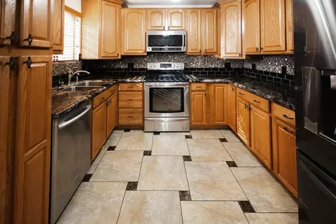 Kitchen - 3585 Sunnyside Ave, Clovis, CA 93611 photo 1 of 1