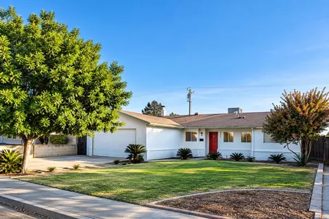 2139 Hicks St, Selma, CA 93662