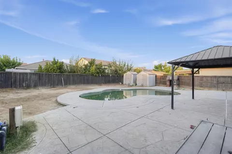 Exterior - 320 Rose, Chowchilla, CA 93610 photo 4 of 6