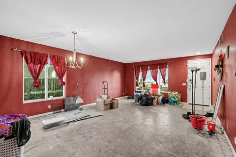 Living - 320 Rose, Chowchilla, CA 93610 photo 4 of 4