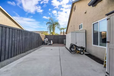 Exterior - 558 W Serena Ave, Clovis, CA 93619 photo 17 of 17