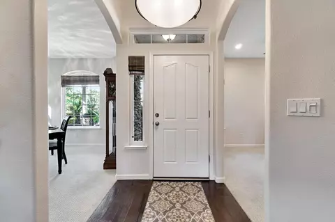 Entry Way - 558 W Serena Ave, Clovis, CA 93619 photo 2 of 2