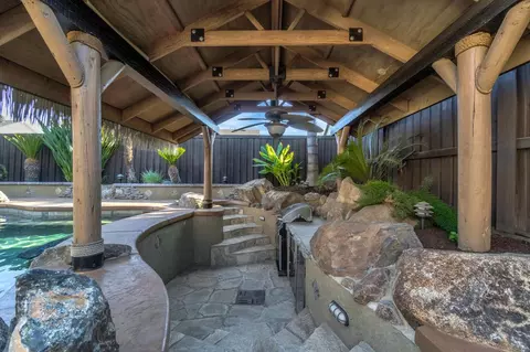 Exterior - 558 W Serena Ave, Clovis, CA 93619 photo 7 of 17