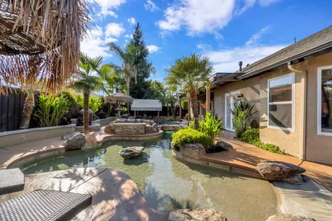 Exterior - 558 W Serena Ave, Clovis, CA 93619 photo 13 of 17