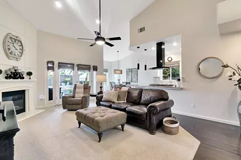 Living - 558 W Serena Ave, Clovis, CA 93619 photo 2 of 4