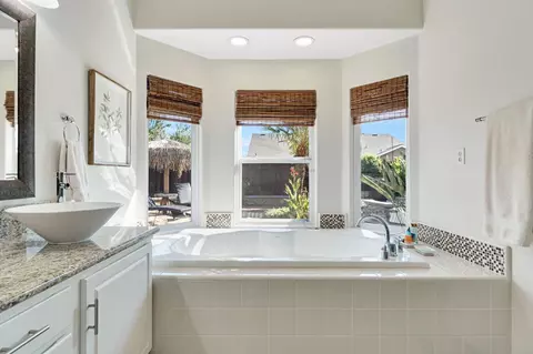 Bath - 558 W Serena Ave, Clovis, CA 93619 photo 4 of 5