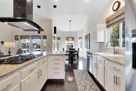 Kitchen - 558 W Serena Ave, Clovis, CA 93619 photo 7 of 9