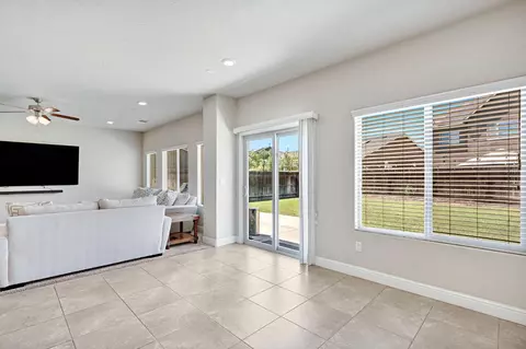 Living - 3885 Alamos Ave, Clovis, CA 93619 photo 3 of 3