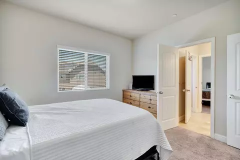 Bedroom - 3885 Alamos Ave, Clovis, CA 93619 photo 3 of 4