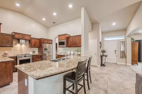 Entry Way - 2537 Junipero Ave, Clovis, CA 93619 photo 1 of 3