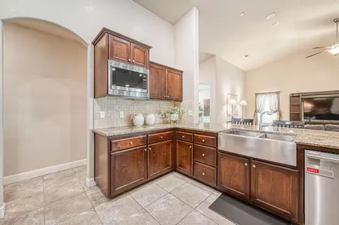 Entry Way - 2537 Junipero Ave, Clovis, CA 93619 photo 3 of 3