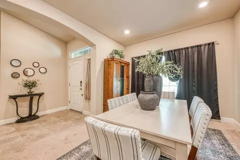 Entry Way - 2537 Junipero Ave, Clovis, CA 93619 photo 2 of 3