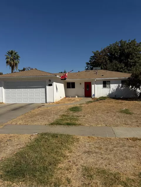 4686 N Kavanagh Ave, Fresno, CA 93705