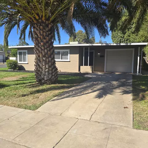 646 W Terrace Ave, Fresno, CA 93705