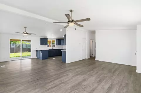 8420 4th St, San Joaquin, CA 93660 photo 5