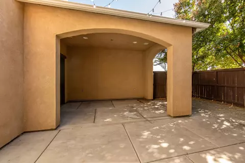 Exterior - 4005 Harlan Ranch Blvd, Clovis, CA 93619 photo 4 of 8