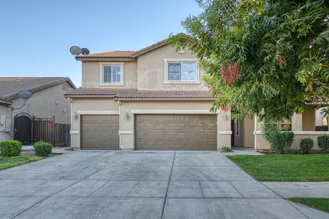 Exterior - 644 Serena Ave, Clovis, CA 93619 photo 3 of 11