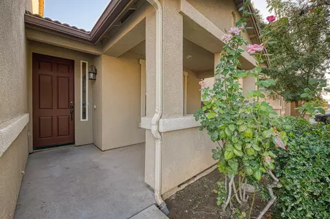 Exterior - 644 Serena Ave, Clovis, CA 93619 photo 4 of 11