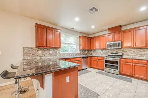 Kitchen - 644 Serena Ave, Clovis, CA 93619 photo 3 of 4