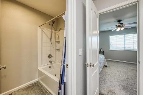 Bath - 644 Serena Ave, Clovis, CA 93619 photo 4 of 4
