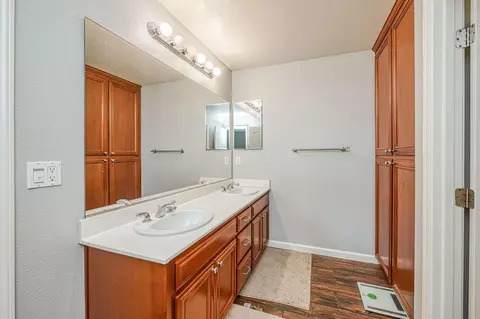 Bath - 644 Serena Ave, Clovis, CA 93619 photo 3 of 4