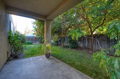 Exterior - 644 Serena Ave, Clovis, CA 93619 photo 6 of 11