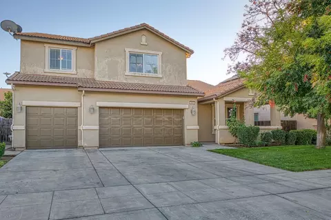 Exterior - 644 Serena Ave, Clovis, CA 93619 photo 2 of 11