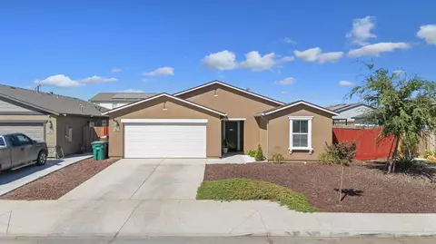 562 W Greenwood Ave, Woodlake, CA 93286