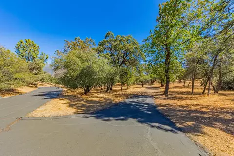 8 Blackberry Trl, North Fork, CA 93643 photo 4